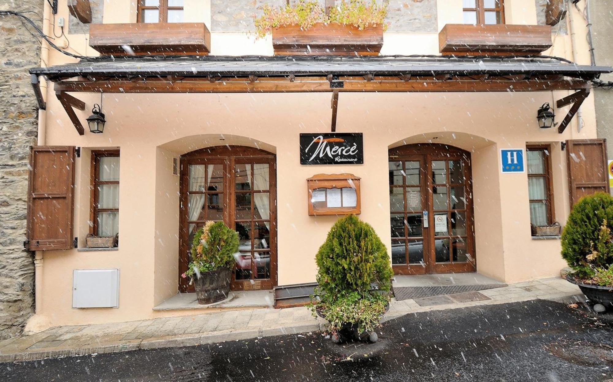 Hotel Fonda Merce Ливия Екстериор снимка